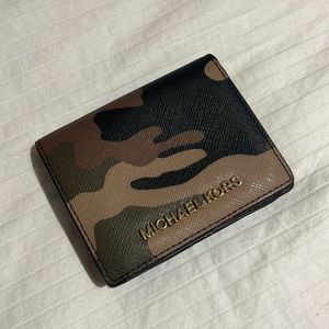Camo Michael kors wallet